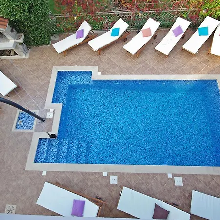Apartments Mery Supetar Exterior photo